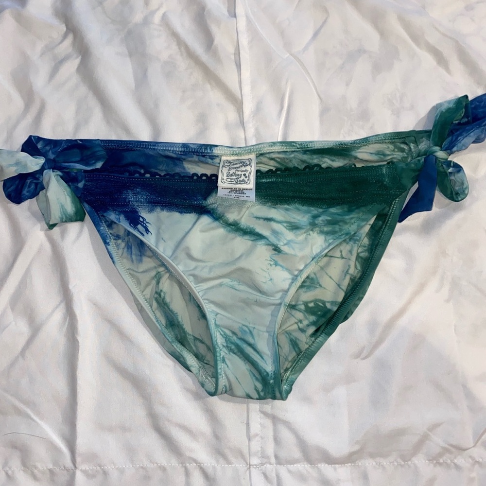 Lucky Brand tie dye swimming suit bottoms!